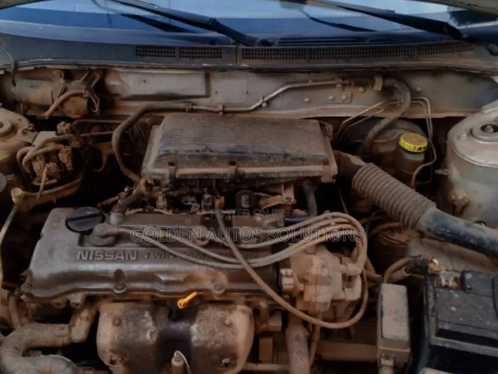 Nissan Altima 2000