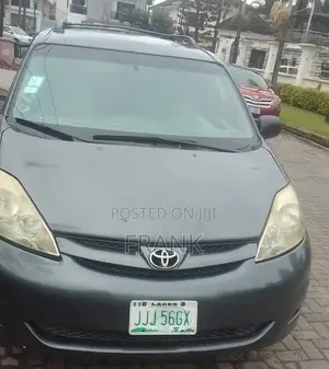 Toyota Sienna 2010 Gray