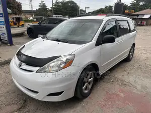 Toyota Sienna LE 4WD 2007 White