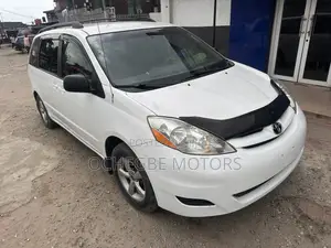 Toyota Sienna LE 4WD 2007 White