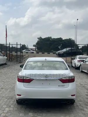Lexus ES 2013 White