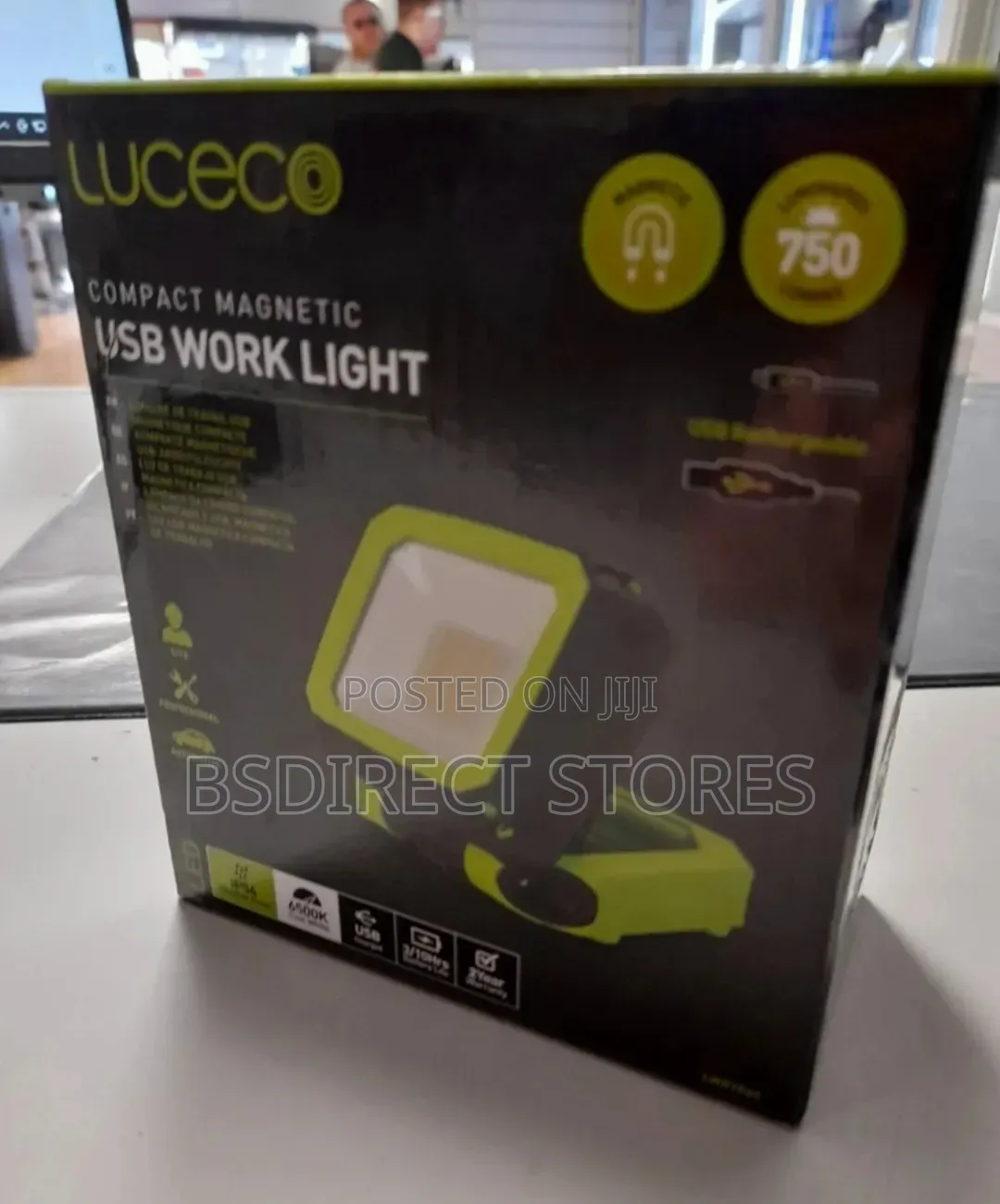Luceco Compact Magnetic USB Charge Rechargeable High Performance Light