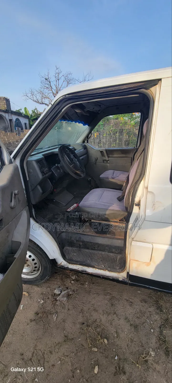 Volkswagen Transporter 2005 Yellow