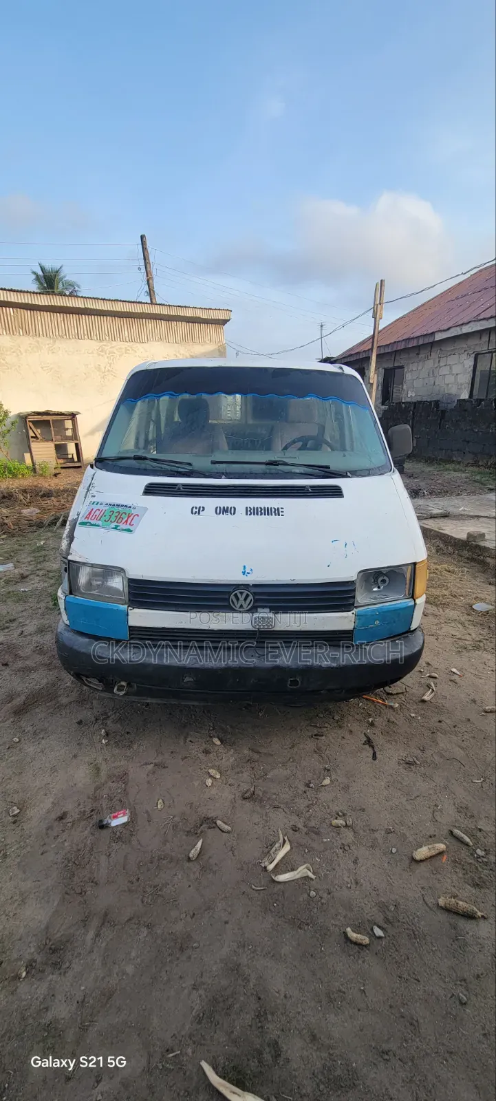 Volkswagen Transporter 2005 Yellow