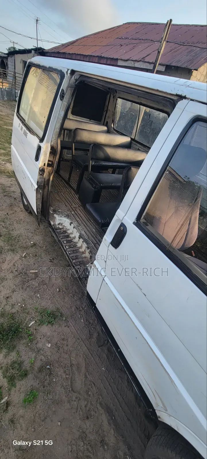 Volkswagen Transporter 2005 Yellow