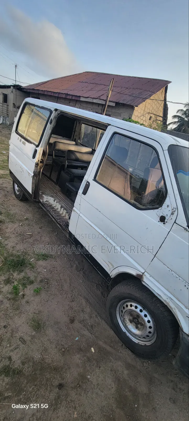 Volkswagen Transporter 2005 Yellow