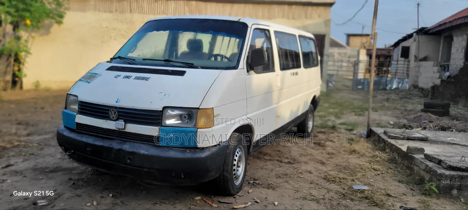 Volkswagen Transporter 2005 Yellow