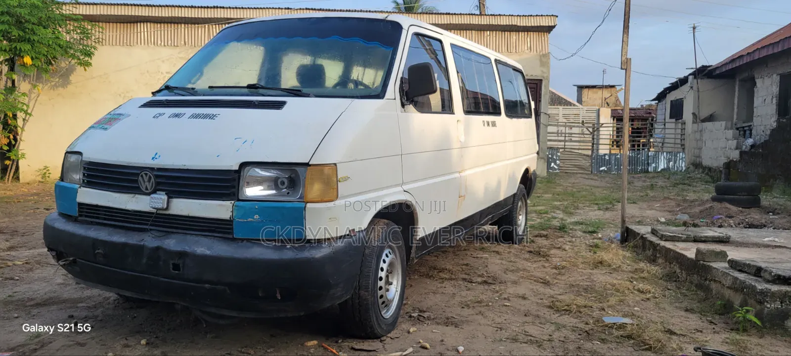 Volkswagen Transporter 2005 Yellow