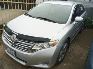 Toyota Venza 2010 Gold