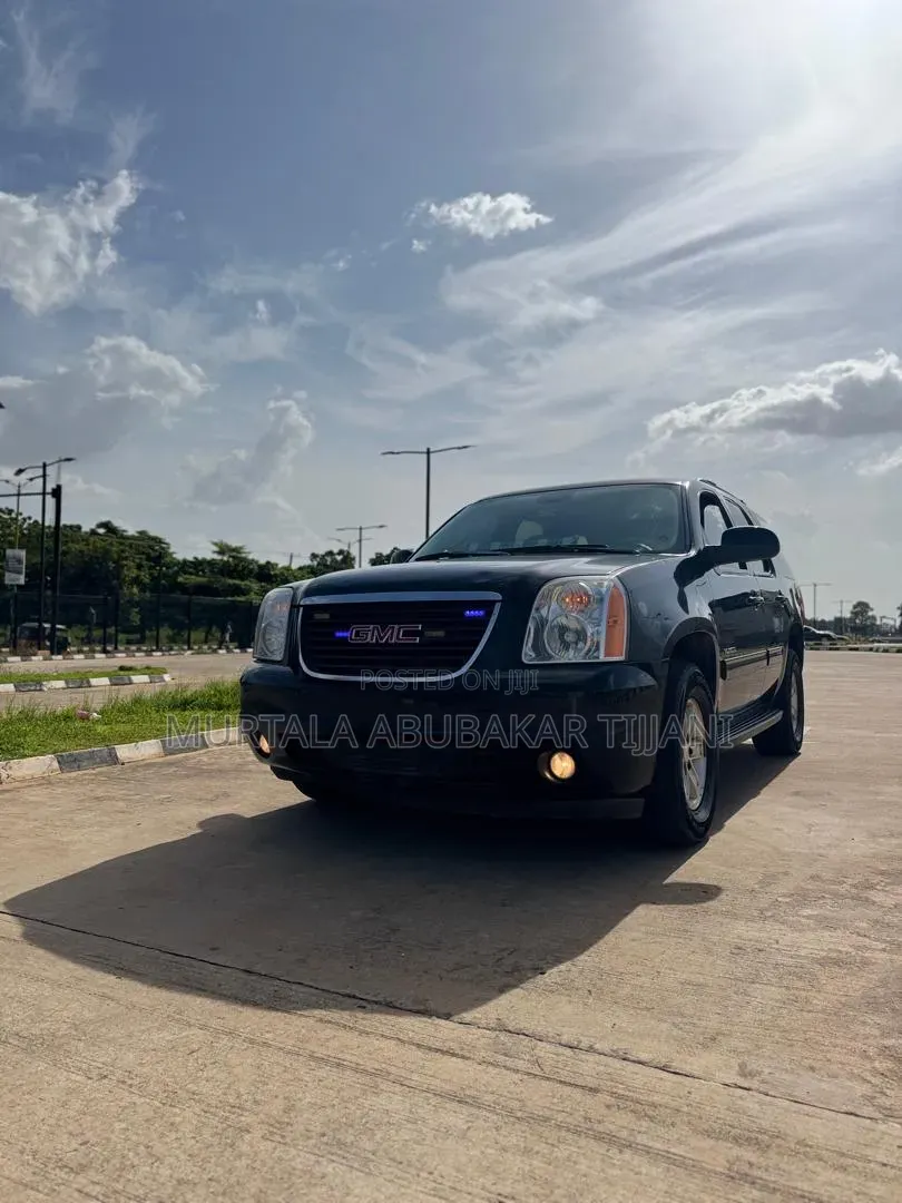 GMC Yukon 2010 Black