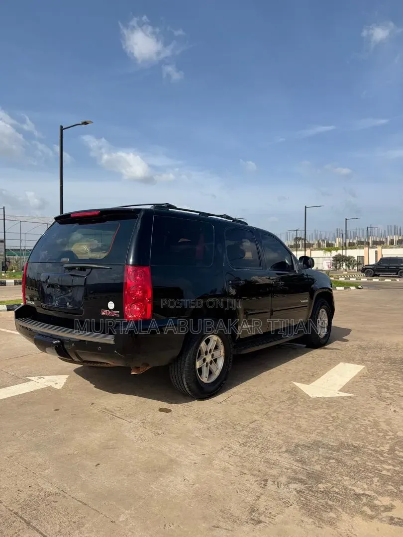 GMC Yukon 2010 Black