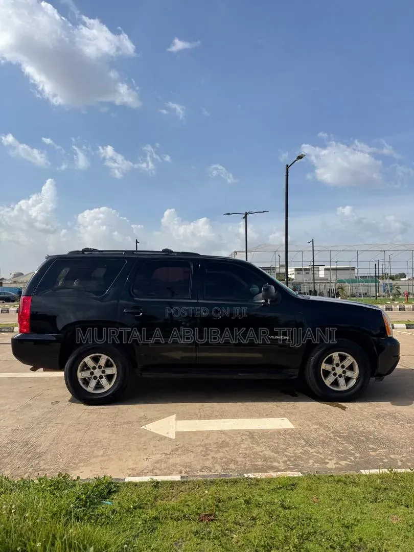 GMC Yukon 2010 Black