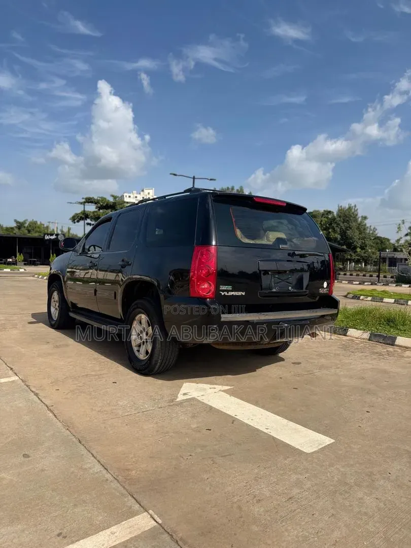 GMC Yukon 2010 Black