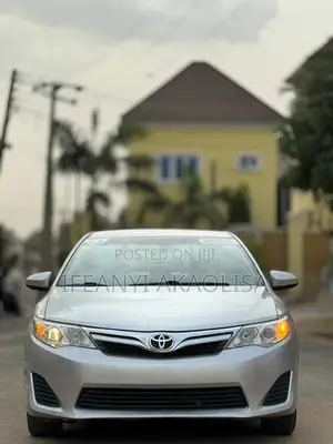 Toyota Camry SE 4dr Sedan (2.5L 4cyl 6A) 2012 Silver