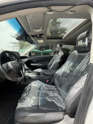 Toyota Venza Limited 2022 White