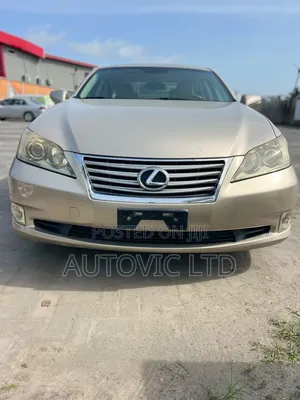 Lexus ES 350 2010 Gold