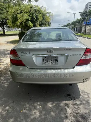 Toyota Camry LE V6 4dr Sedan (3.0L 6cyl 5A) 2004 Silver