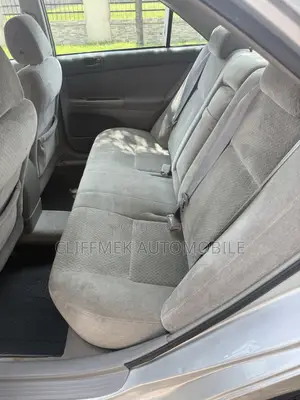 Toyota Camry LE V6 4dr Sedan (3.0L 6cyl 5A) 2004 Silver