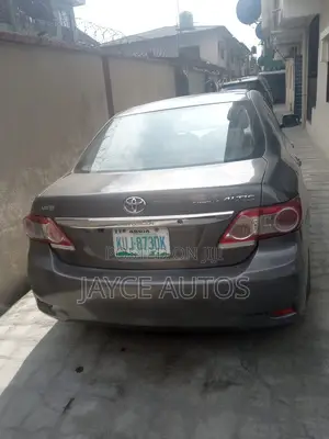 Toyota Corolla 2010 Gray