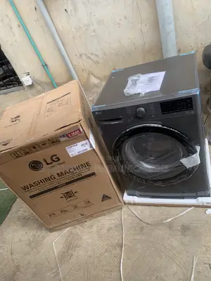LG F4V3RYP6JE Convenient Automatic 10.5KG Washing Machine