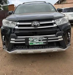 Toyota Highlander XLE 4x2 V6 (3.5L 6cyl 8A) 2018 Black