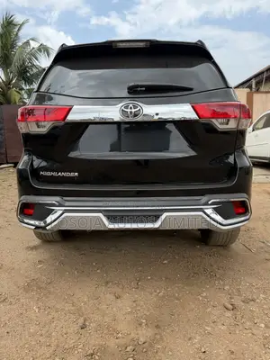 Toyota Highlander XLE 4x2 V6 (3.5L 6cyl 8A) 2018 Black