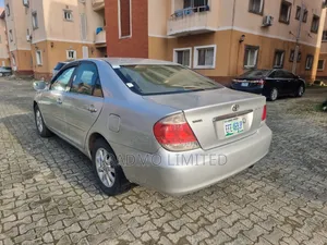 Toyota Camry 2.4 XLE 2005 Silver