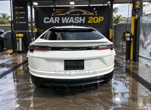 Lamborghini Urus Base 2019 White