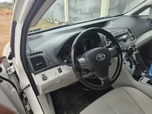 Toyota Venza LE 2009 White