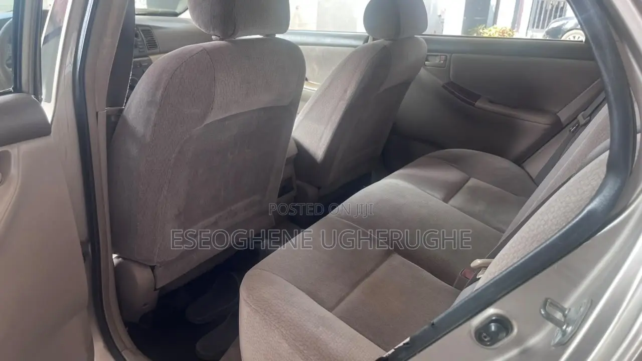 Toyota Corolla 2004 Gold