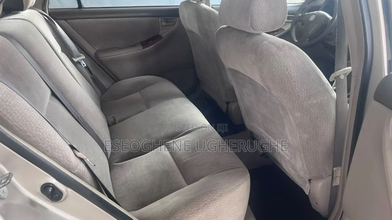 Toyota Corolla 2004 Gold