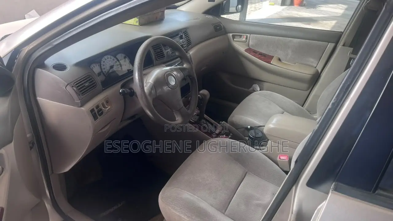 Toyota Corolla 2004 Gold