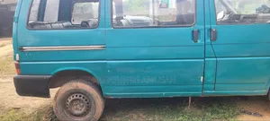 Volkswagen Transporter 2000 Green