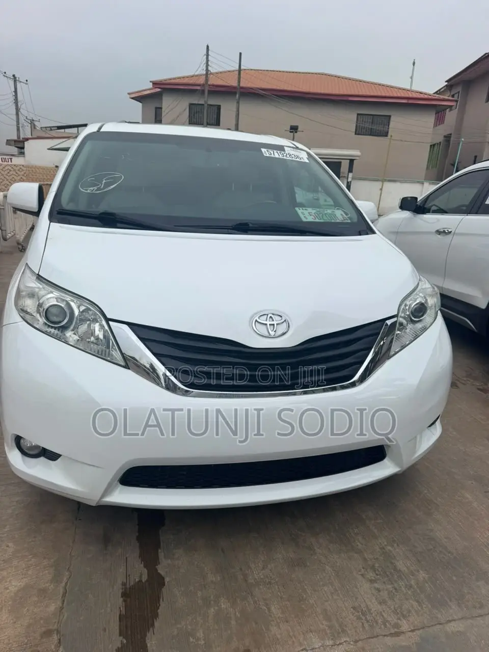 Toyota Sienna XLE 7 Passenger 2011 White