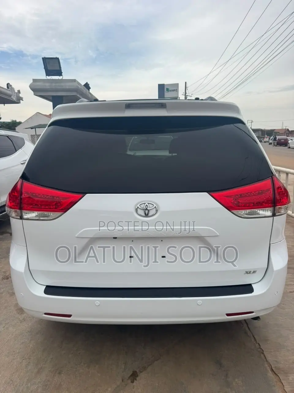 Toyota Sienna XLE 7 Passenger 2011 White