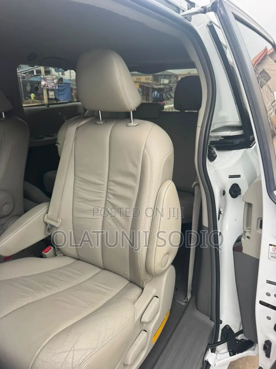 Toyota Sienna XLE 7 Passenger 2011 White