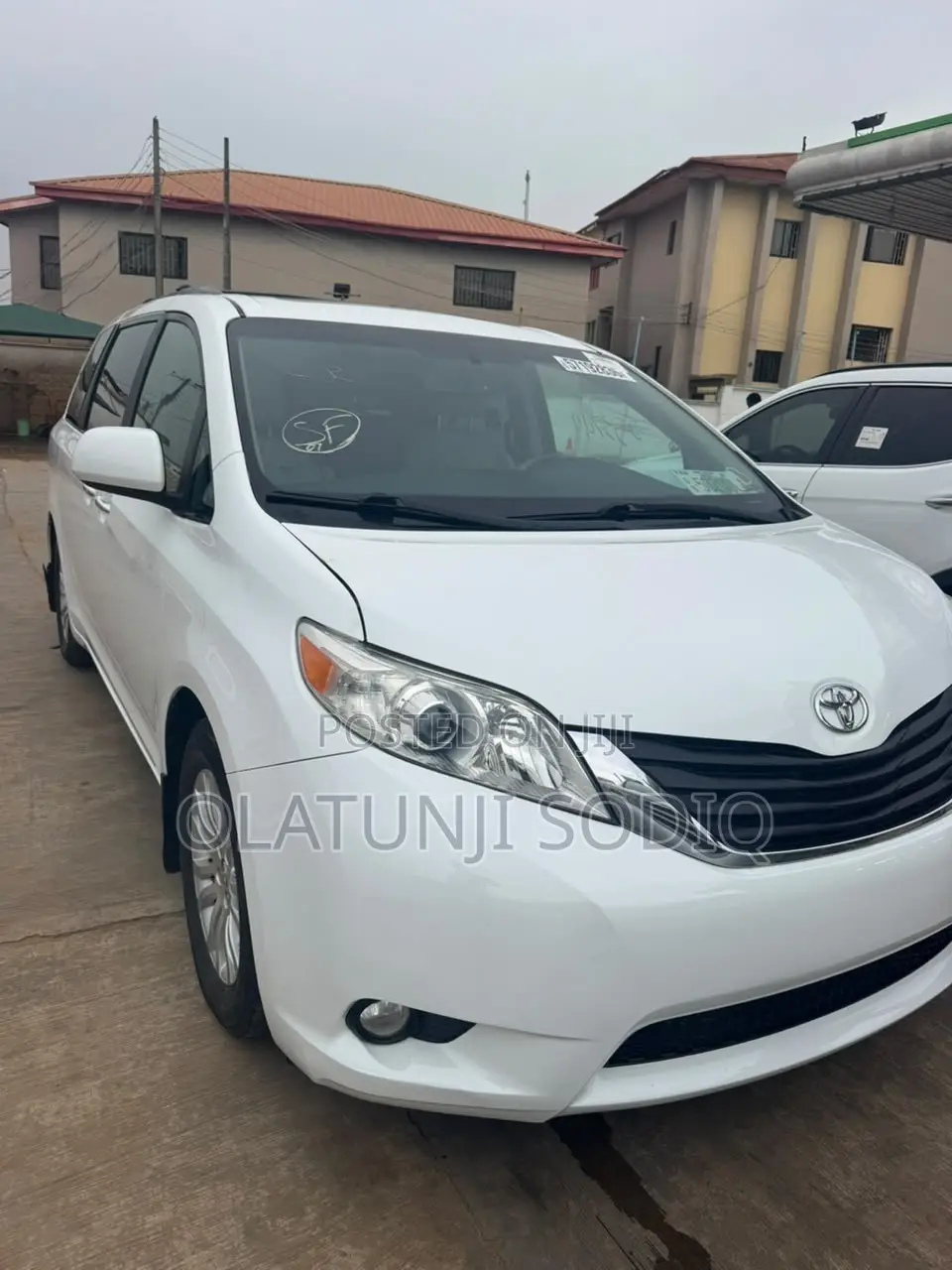 Toyota Sienna XLE 7 Passenger 2011 White