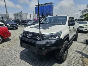 Toyota Hilux 2019 White