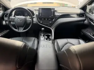 Toyota Camry SE 2021 Gray
