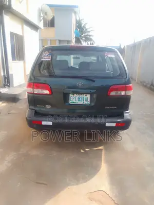 Toyota Sienna 2005 Green