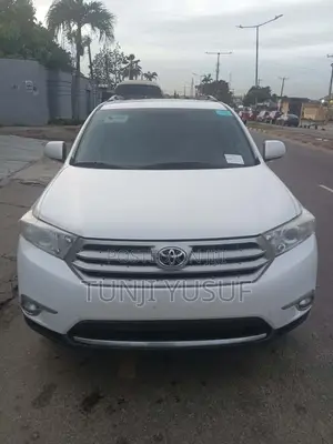 Toyota Highlander Limited 2012 White