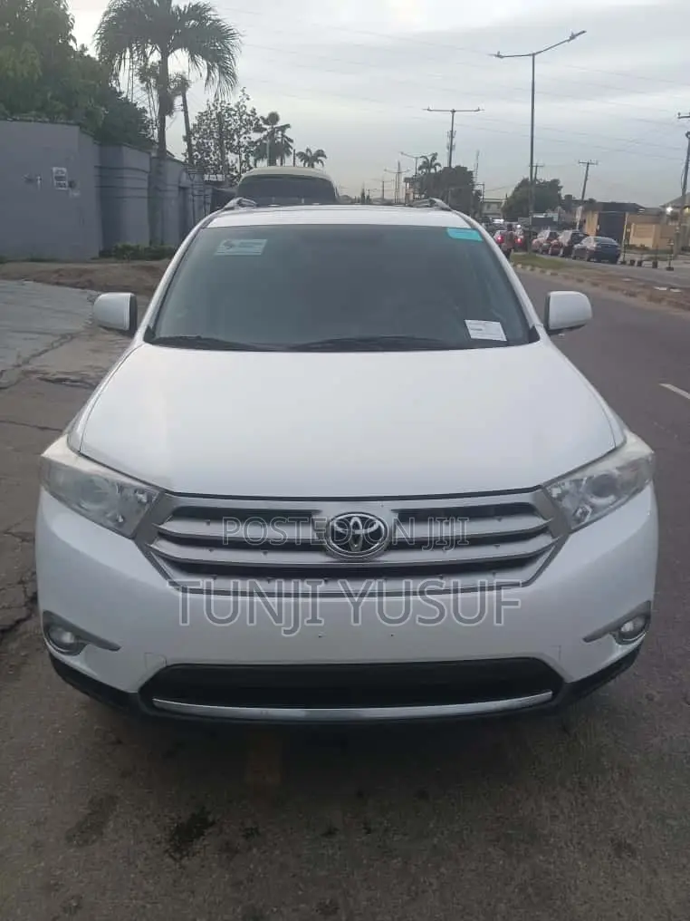 Toyota Highlander Limited 2012 White
