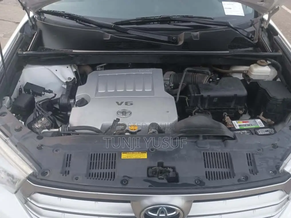 Toyota Highlander Limited 2012 White