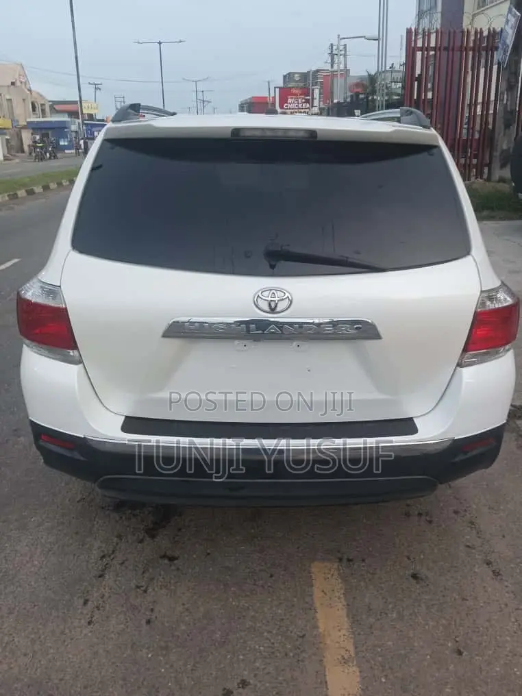 Toyota Highlander Limited 2012 White