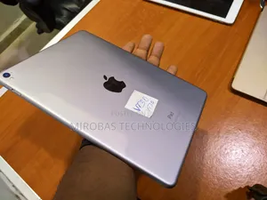 Apple iPad 5 (2022) 128 GB Gray