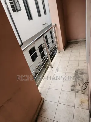 3bdrm Apartment in Secured/Serviced, Chevron for rent