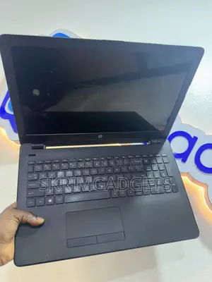 Laptop HP 15-dw0037wm 4GB Intel Core i3 SSD 128GB