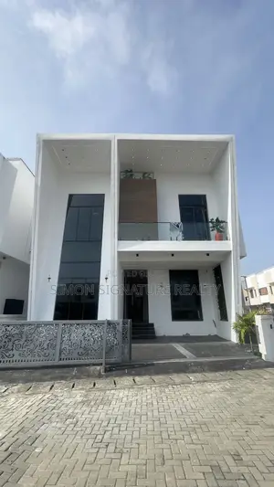 5bdrm Duplex in Chevron for sale