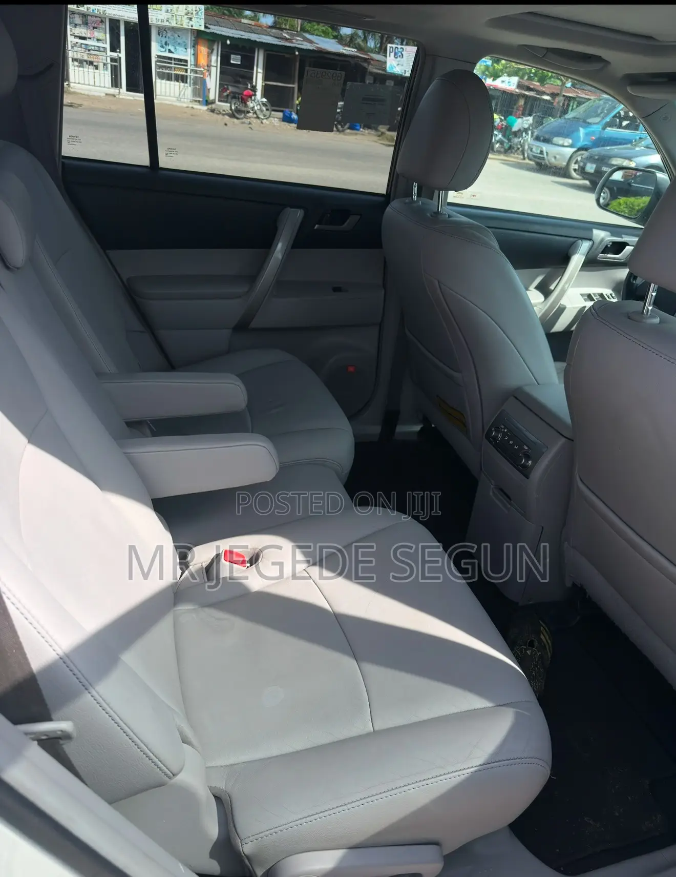 Toyota Highlander SE 2012 White