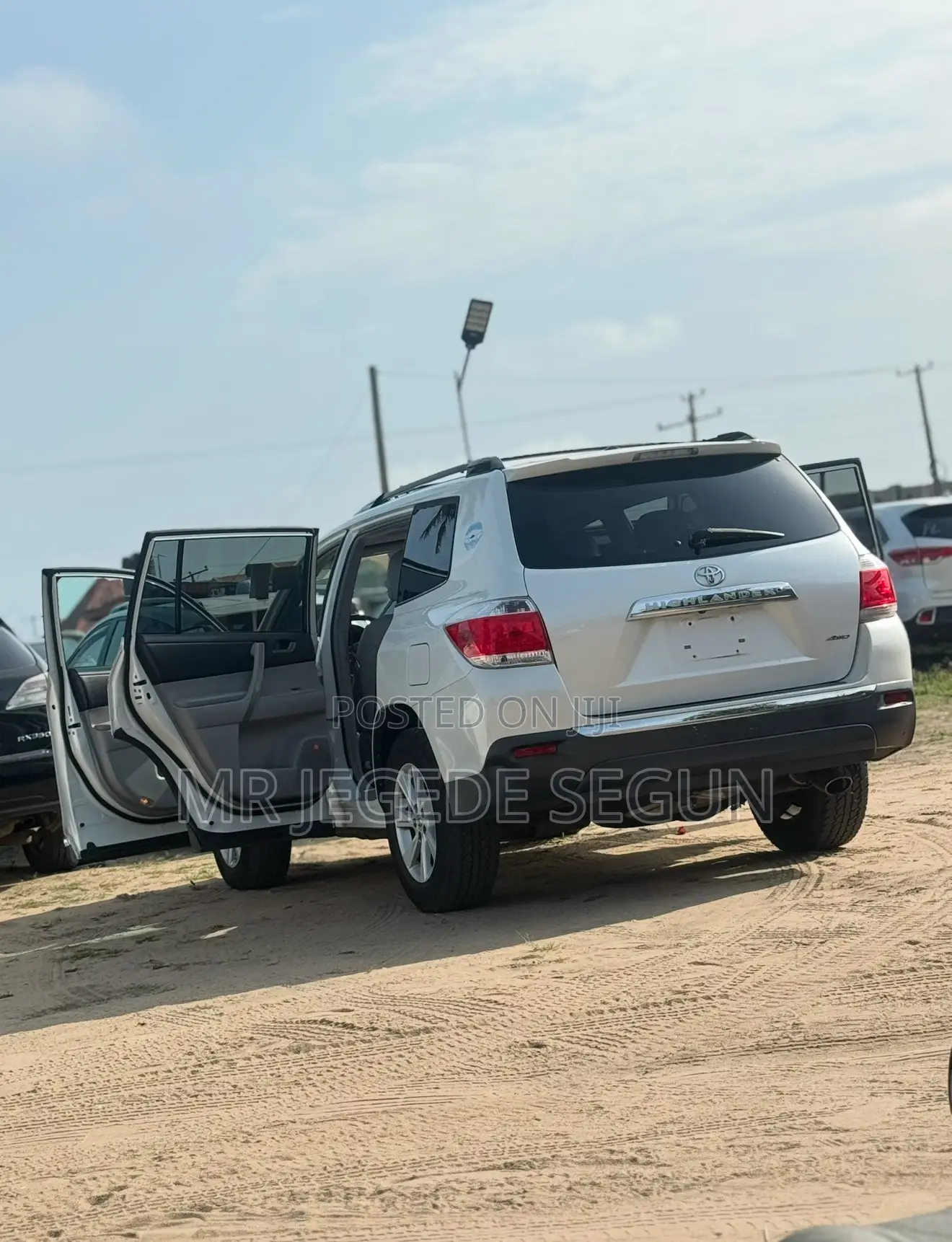 Toyota Highlander SE 2012 White
